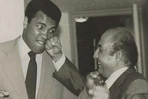Muhammad Rafi Akbar Mohammad Rafi meets Muhammad Ali - RafiFanClub.com